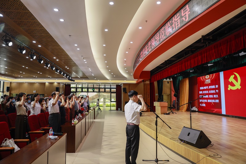 欧博娱乐城
组织机关离退休党员参观市第二老人院和七一活动.jpg